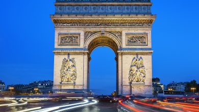 arch of triumph at night paris france