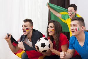 Cidades dos países sede preparadas para receber a Copa do Mundo 2026 e milhares de torcedores do mundo inteiro